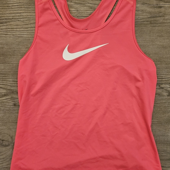 Nike Tops - Nike Women's Bright Pink Tank Top